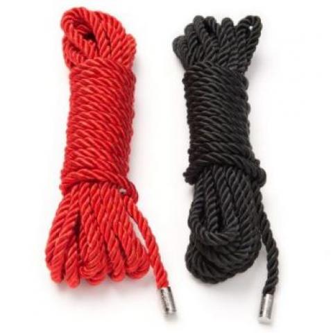 Набор из двух веревок для фиксации Restrain Me Bondage Rope Twin Pack черная и красная