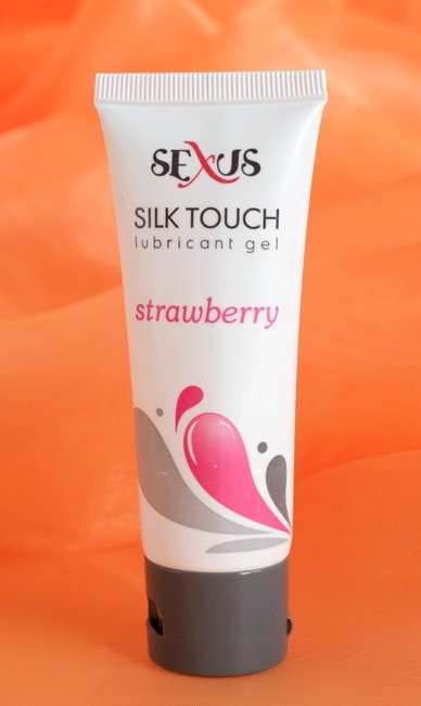 Увлажняющая гель-смазка на водной основе с ароматом клубники Silk Touch Stawberry 50 мл
