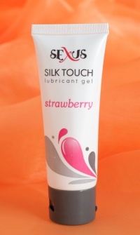 Увлажняющая гель-смазка на водной основе с ароматом клубники Silk Touch Stawberry 50 мл 